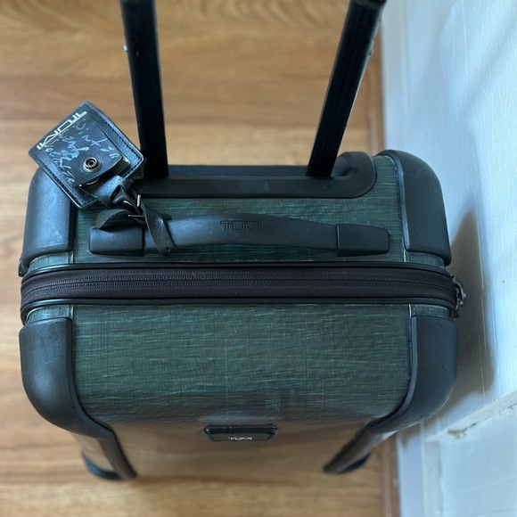 TUMI - Picture 4 of 12